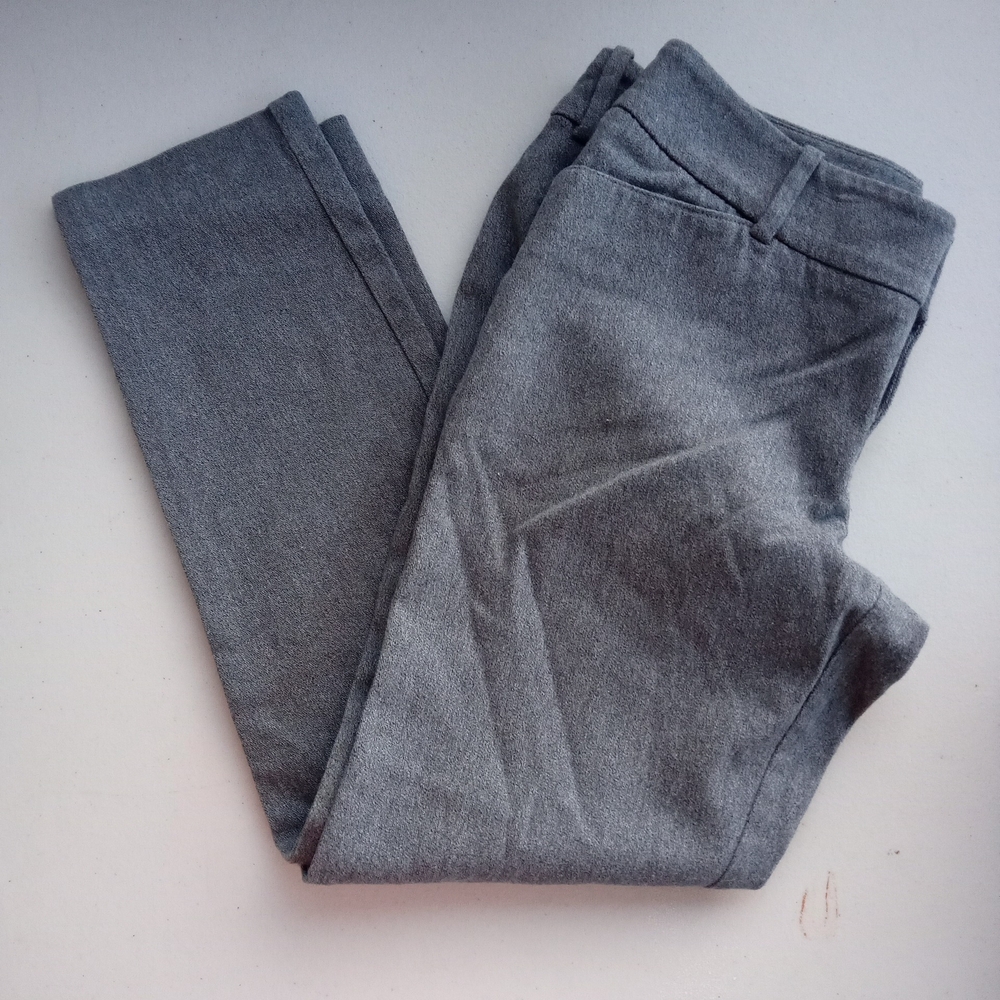 Merona Women’s Size 8 Gray Mid-Rise Capri Pants - Stretch Dress Casual Cropped